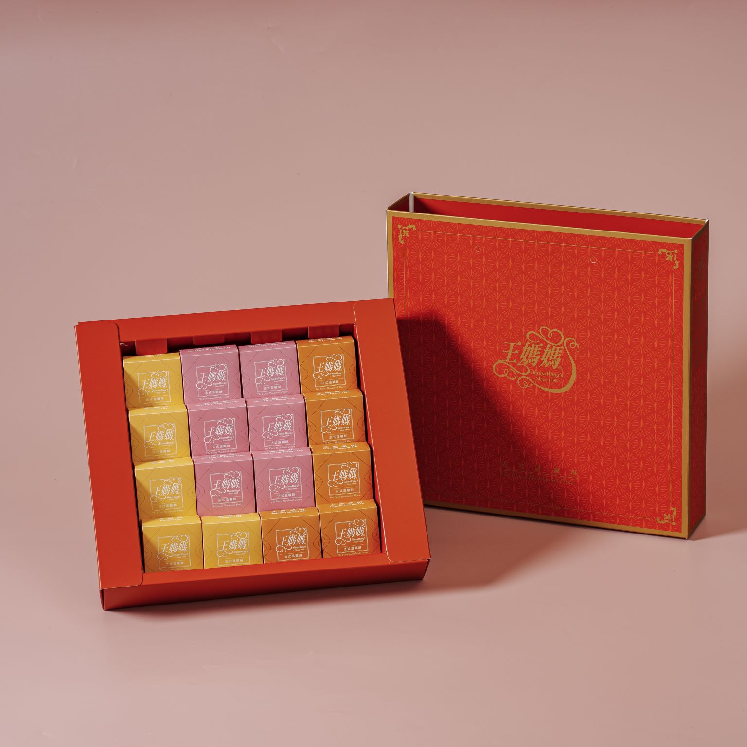 三色禮盒土鳳梨16入 Three Flavors Gift Box(pineapple, Salted Egg Yolk,Authentic pineapple) - 16 pcs