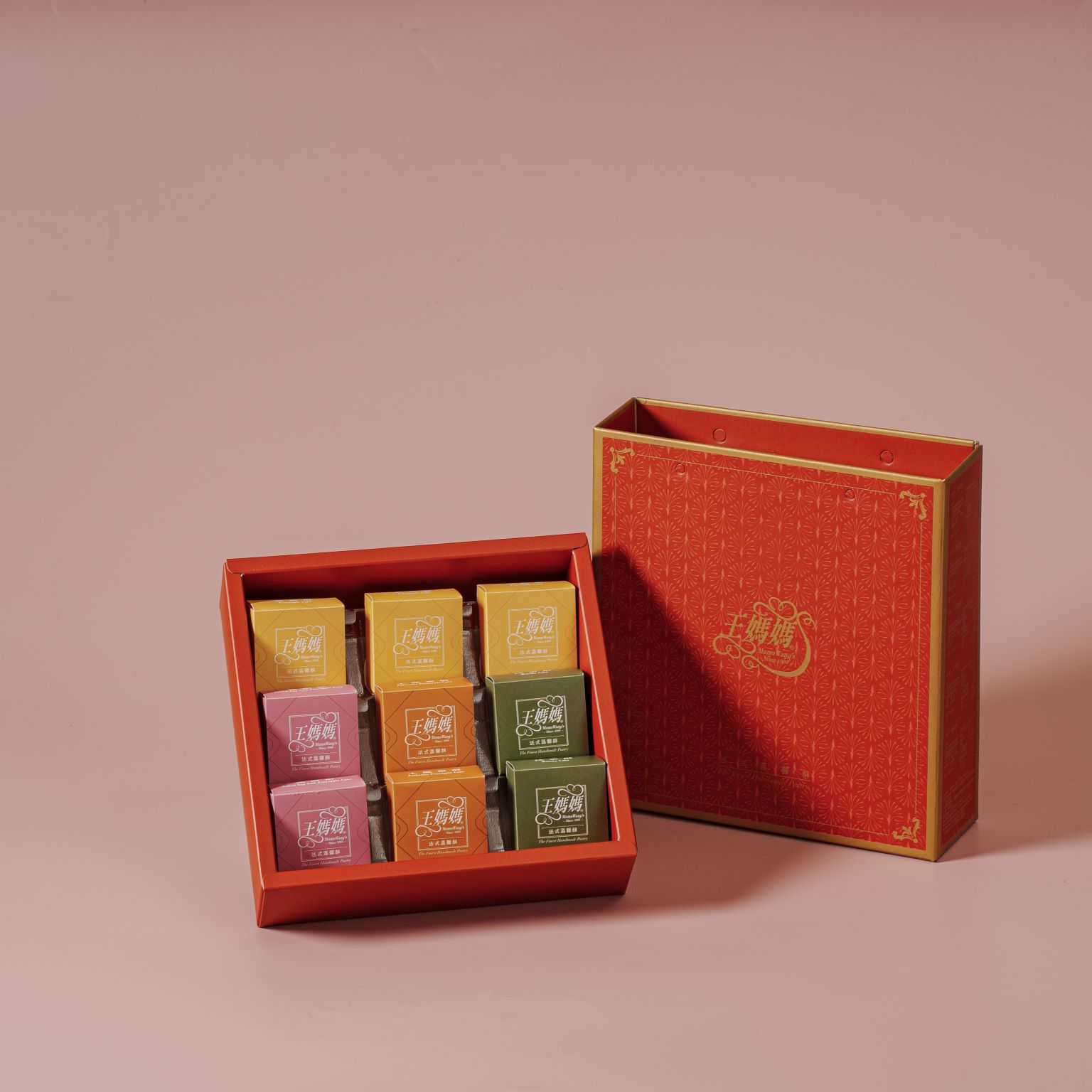 四色抺茶抺鳯9入 Four-flavor gift box (pineapple, Salted Egg Yolk, Salted Egg Yolk Matcha,Authentic pineapple)<br> - 9 pcs